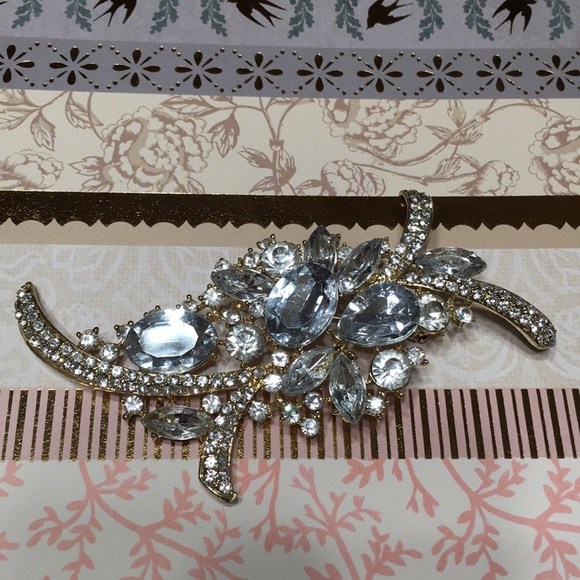 Statement Brooch silver stones,gold tone metal NEW - Picture 13 of 15